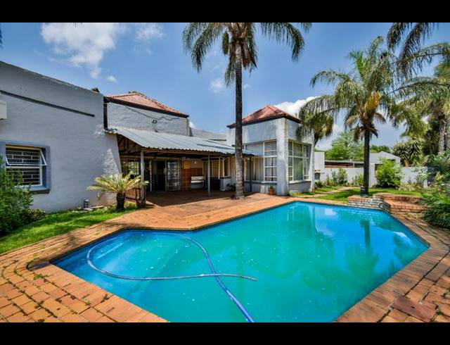 4 BEDROOM HOUSE FOR SALE IN SINOVILLE